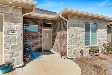 There are NO SPECIALS on this gorgeous 2-bedroom, 2-bathroom - photo 4
