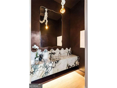 Crafted as a true statement piece, this extraordinary custom - photo 12