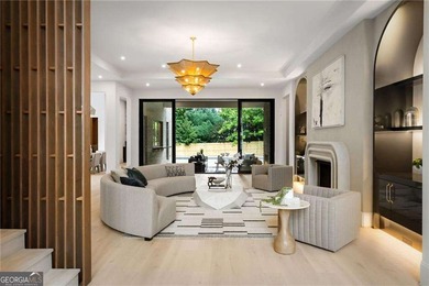 Crafted as a true statement piece, this extraordinary custom - photo 13