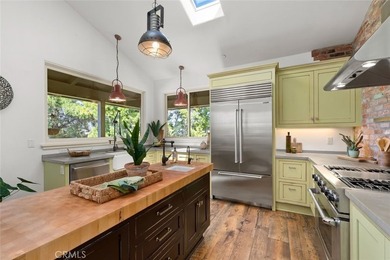 Maison du Soleil-perched in the highly desirable Royal Heights - photo 13