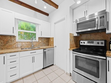 Beautifully renovated waterfront residence in prestigious Rio - photo 13