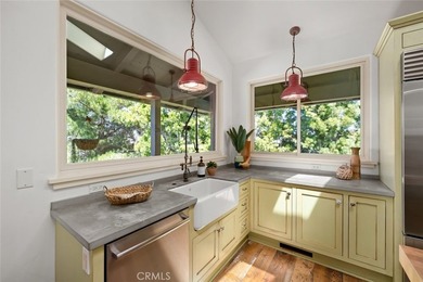 Maison du Soleil-perched in the highly desirable Royal Heights - photo 14
