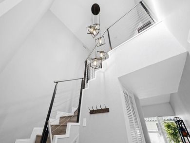 Beautifully renovated waterfront residence in prestigious Rio - photo 15