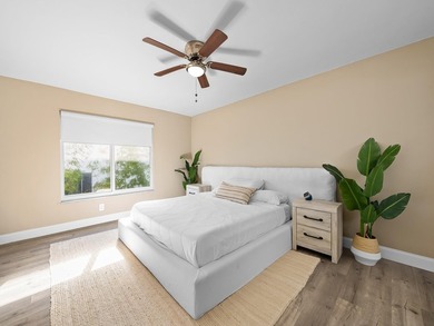 Beautifully renovated waterfront residence in prestigious Rio - photo 17