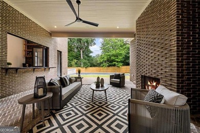Crafted as a true statement piece, this extraordinary custom - photo 19