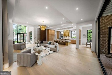 Crafted as a true statement piece, this extraordinary custom - photo 22