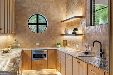 Crafted as a true statement piece, this extraordinary custom - photo 31