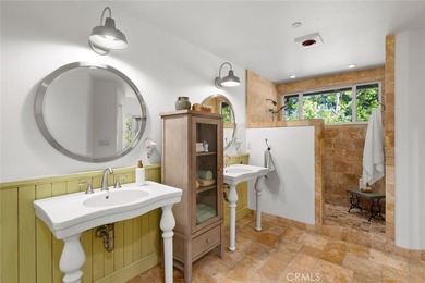 Maison du Soleil-perched in the highly desirable Royal Heights - photo 32