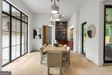 Crafted as a true statement piece, this extraordinary custom - photo 34