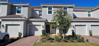 Lake Tohopekaliga Townhome/Townhouse For Sale in Kissimmee Florida