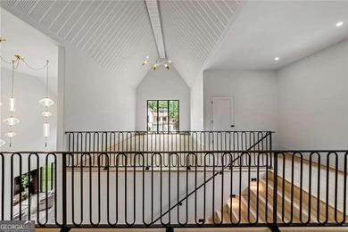 Crafted as a true statement piece, this extraordinary custom - photo 50