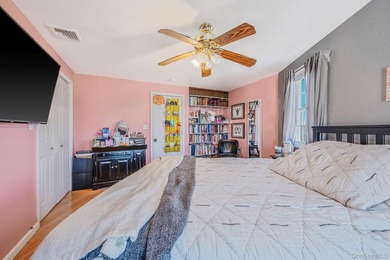 NASSAU SHORES! NO FLOOD! 3746 sqft updated 7 bedroom, 4.5 bath - photo 12