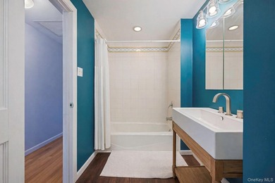 NASSAU SHORES! NO FLOOD! 3746 sqft updated 7 bedroom, 4.5 bath - photo 18