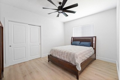 Beautiful, completely renovated,single family home in the quaint - photo 19