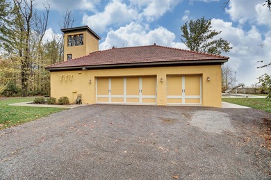 STUNNING AND SECLUDED, this Tuscan/Mediterranean inspired villa - photo 20