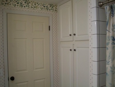 Spacious and well maintained 2 bedroom ranch sitting on a large - photo 23