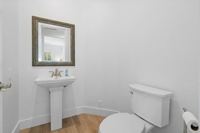 Beautiful, completely renovated,single family home in the quaint - photo 26