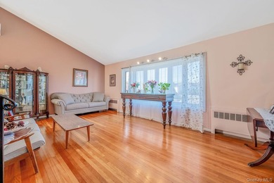 NASSAU SHORES! NO FLOOD! 3746 sqft updated 7 bedroom, 4.5 bath - photo 28