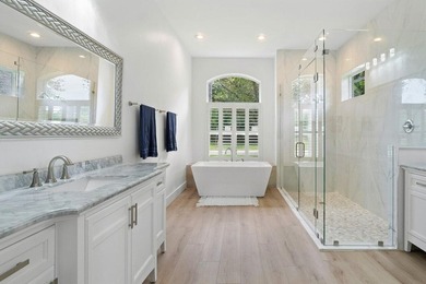 Beautiful, completely renovated,single family home in the quaint - photo 32