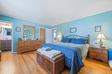 NASSAU SHORES! NO FLOOD! 3746 sqft updated 7 bedroom, 4.5 bath - photo 37