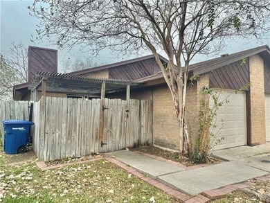 Income-Producing Corpus Christi Duplex | Active Leases in place| - photo 2