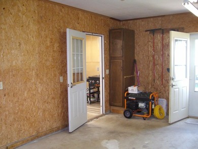 Spacious and well maintained 2 bedroom ranch sitting on a large - photo 46