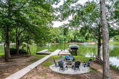 LAKEFRONT LIVING AT AN EXCEPTIONAL VALUE! EXPERIENCE THE BEST OF - photo 4