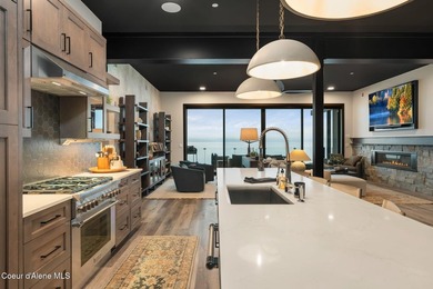 Spanning 2,950 sq. ft., this luxurious 4-bedroom, 4-bathroom - photo 12