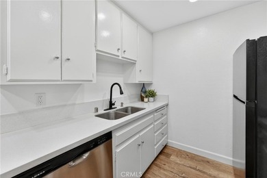 Welcome to this beautifully updated single-level one-bedroom - photo 15