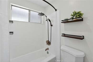Welcome to this beautifully updated single-level one-bedroom - photo 20