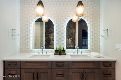 Spanning 2,950 sq. ft., this luxurious 4-bedroom, 4-bathroom - photo 24