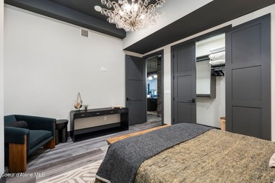 Spanning 2,950 sq. ft., this luxurious 4-bedroom, 4-bathroom - photo 25