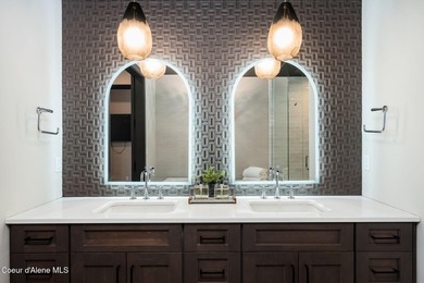 Spanning 2,950 sq. ft., this luxurious 4-bedroom, 4-bathroom - photo 35
