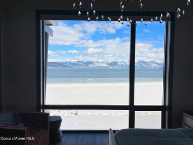 Spanning 2,950 sq. ft., this luxurious 4-bedroom, 4-bathroom - photo 39