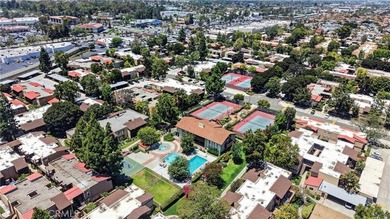 Welcome to this beautifully updated single-level one-bedroom - photo 41