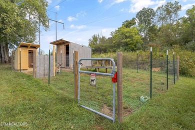 Welcome home to this charming 2-bedroom, 1-bath home in the - photo 27