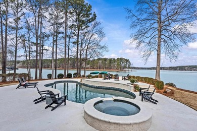 COMPLETELY RENOVATED ESTATE COMMANDING MAIN-LAKE VIEWS IN A - photo 4