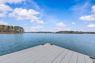 COMPLETELY RENOVATED ESTATE COMMANDING MAIN-LAKE VIEWS IN A - photo 6