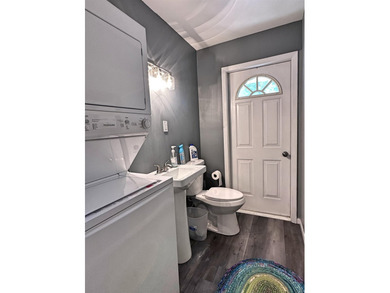 Great south side home with many amenities. Very large primary - photo 20