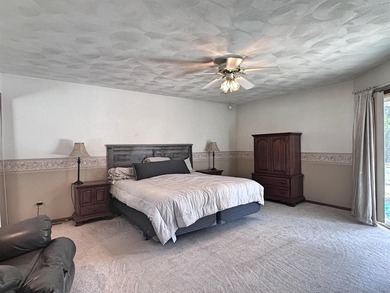 Great south side home with many amenities. Very large primary - photo 25