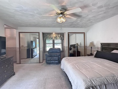 Great south side home with many amenities. Very large primary - photo 26