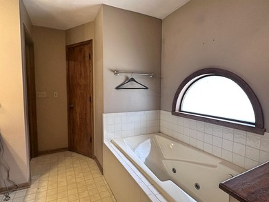 Great south side home with many amenities. Very large primary - photo 28