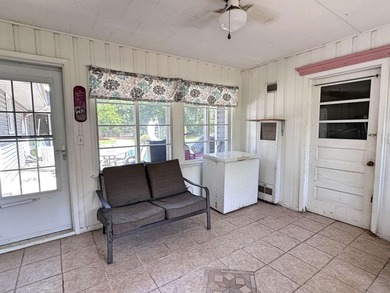 Great south side home with many amenities. Very large primary - photo 40