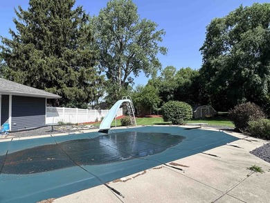 Great south side home with many amenities. Very large primary - photo 43