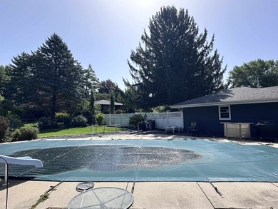 Great south side home with many amenities. Very large primary - photo 47