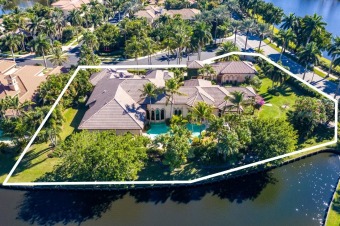 Lakes at Woodfield Country Club Home For Sale in Boca Raton Florida