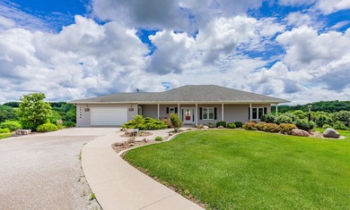 19.3 acres and unparalleled views of the rolling hills of Iowa - photo 2