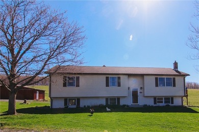 A rare offering where privacy, beauty, and functionality come - photo 2
