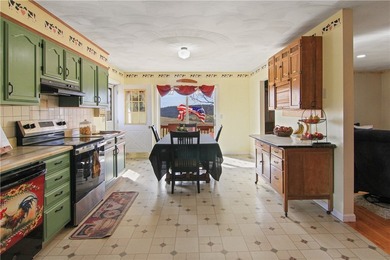 A rare offering where privacy, beauty, and functionality come - photo 8
