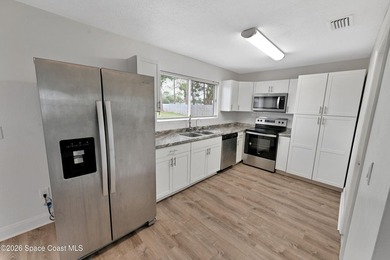 Charming home ready for its new owners! Enjoy added privacy with - photo 12